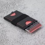 ⁦محفظة بطاقات الألومنيوم الرفيعة 2026 بحماية RFID وزر ضغط ذكي⁩ - الصورة ⁦7⁩