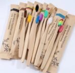 ⁦فرشاة أسنان Bamboo Eco – صديقة للبيئة وقابلة للتحلل الحيوي⁩ - الصورة ⁦3⁩