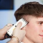 ⁦ماكينة حلاقة Wahl Cordless Super Taper الاحترافية⁩ - الصورة ⁦3⁩